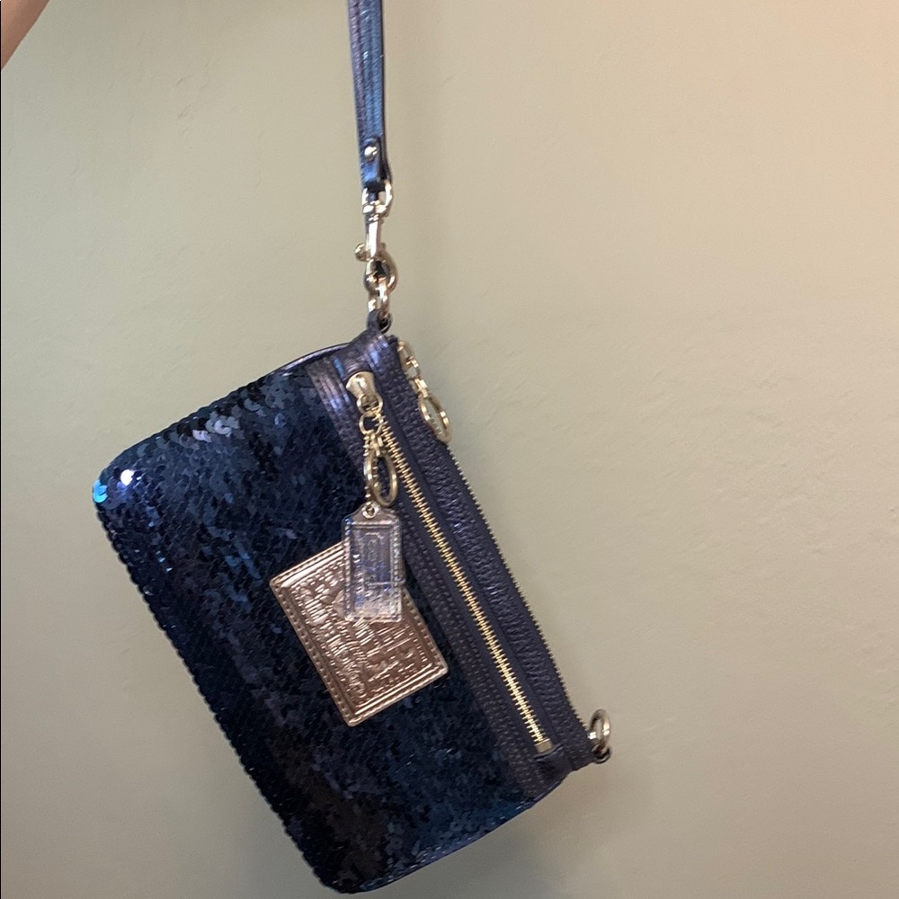 BUNDLE FOR @hope_this_helps - EUC - Coach Poppy Blue Sequin Wristlet - Picture 15 of 15